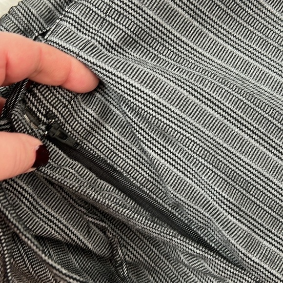 LANE BRYANT Black/Gray Striped Drawstring High Rise, Wide Leg Pants,18/20W, EUC. - Picture 5 of 8
